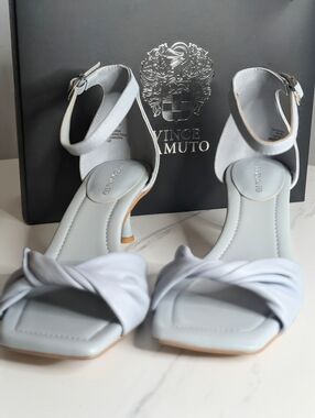 Vince Camuto V Verenna Heels 8 Celeste Blue Leather Strappy Kitten Heel - NIB